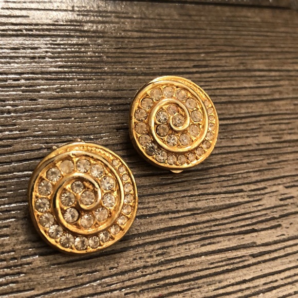 Vintage Swirl Rhinestone Clip Earrings - Picture 4 of 13